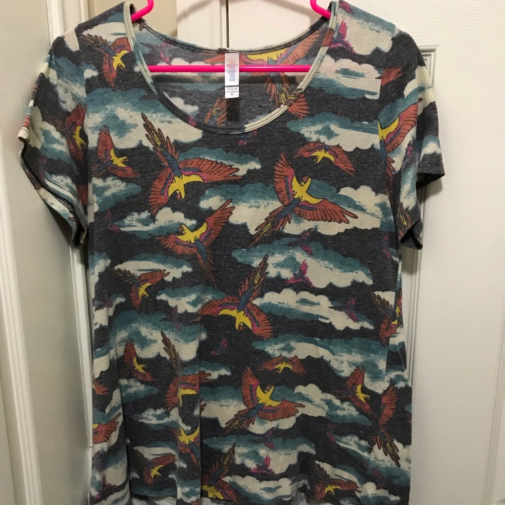 LuLaRoe birds of paradise Classic Tee XL